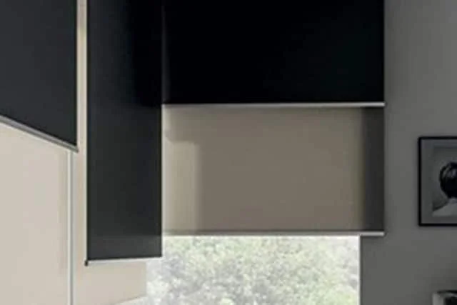 ROLLERS SCREEN / BLACKOUT
